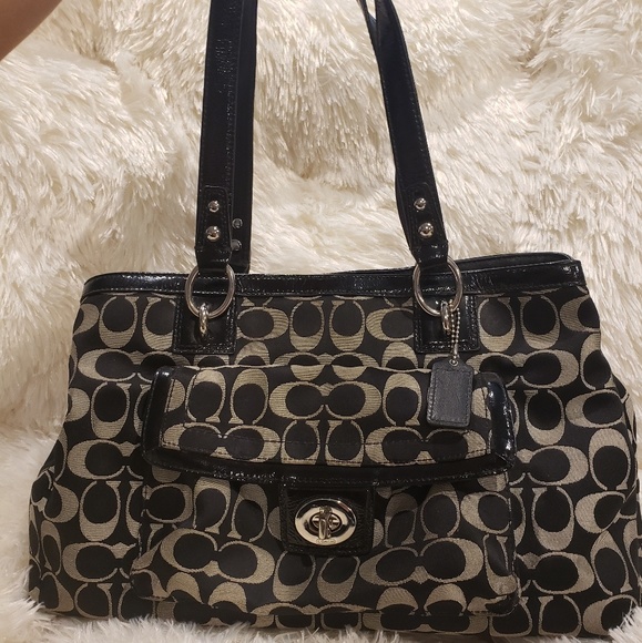 Coach Handbags - COACH purse slightly used